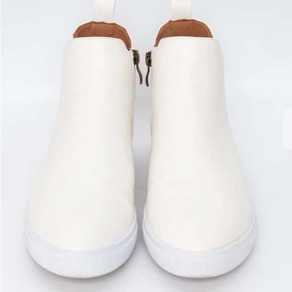 Beast Fashion
Feeling Edgy High Top Sneakers - Picture 3 of 4